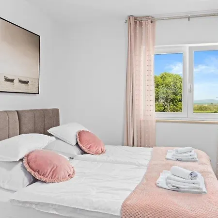 Camelie Villa Barban