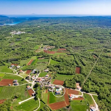 Camelie Villa Barban