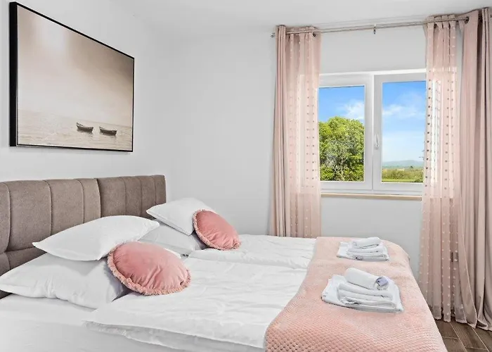 Camelie Villa Barban