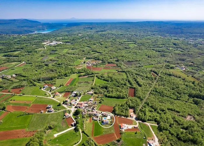 Camelie Villa Barban